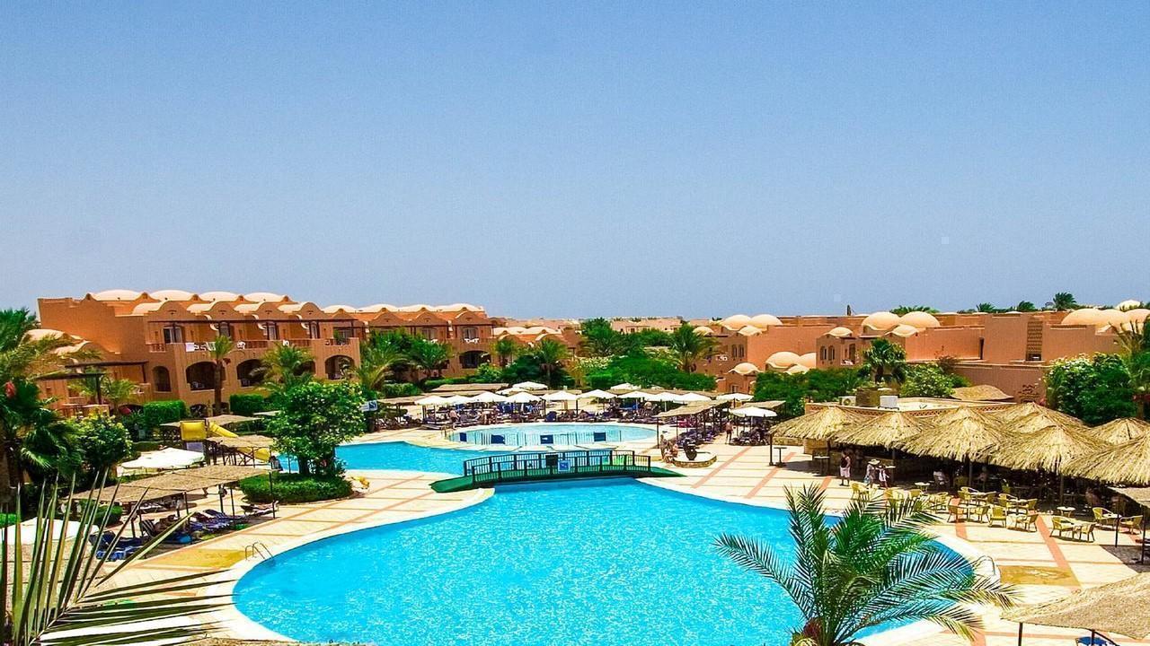 Jaz Makadi Oasis Resort  4*