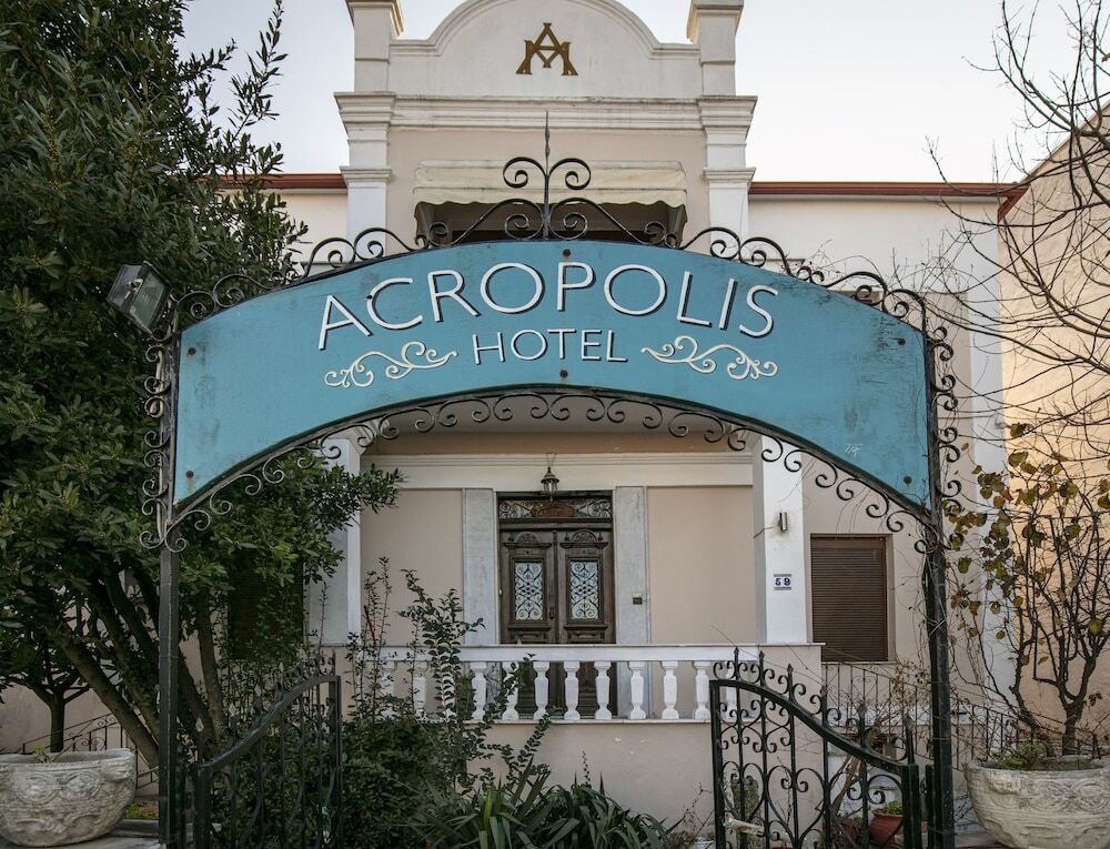 Acropolis Hotel **