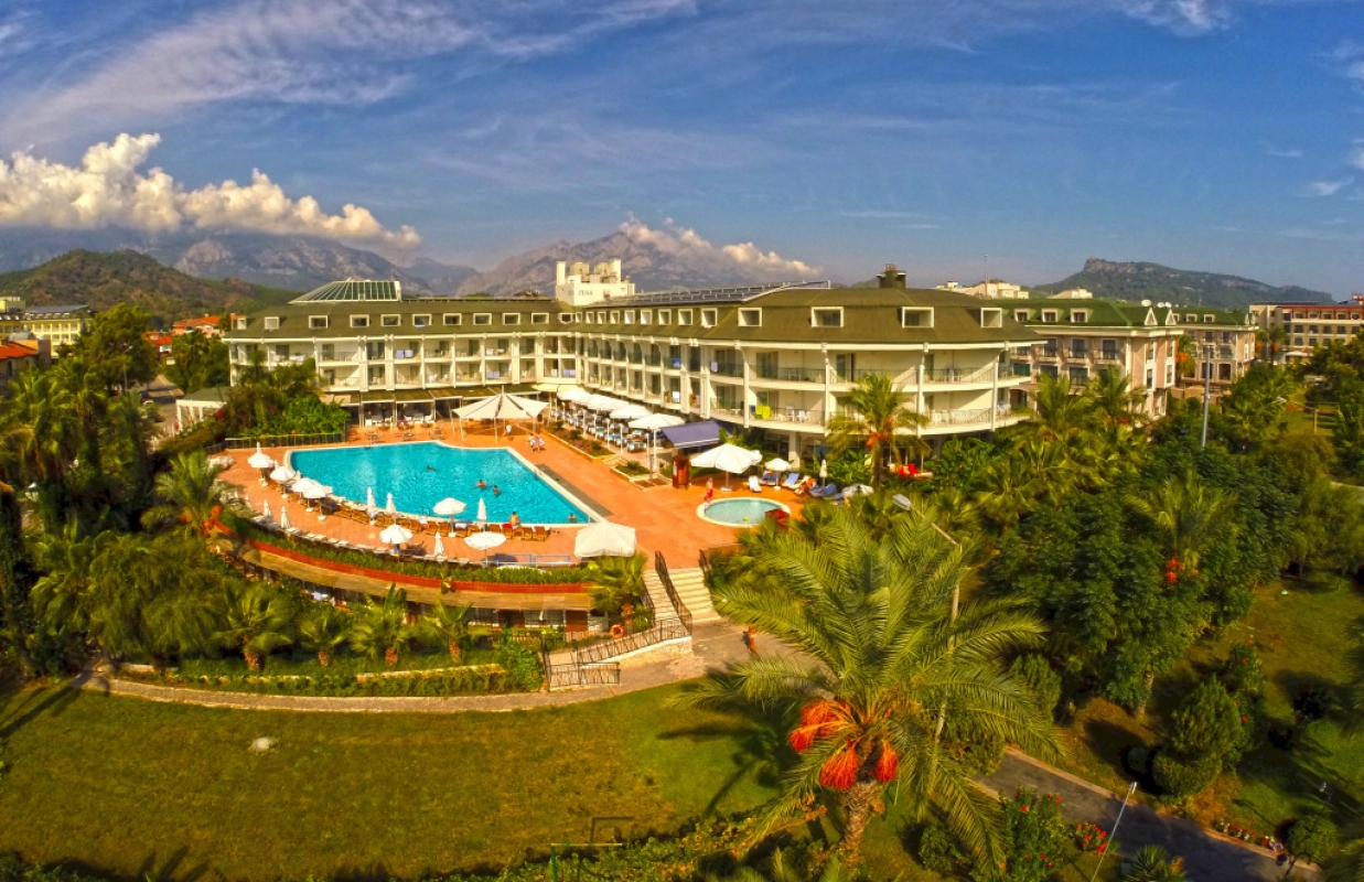 Zena Resort Hotel *****