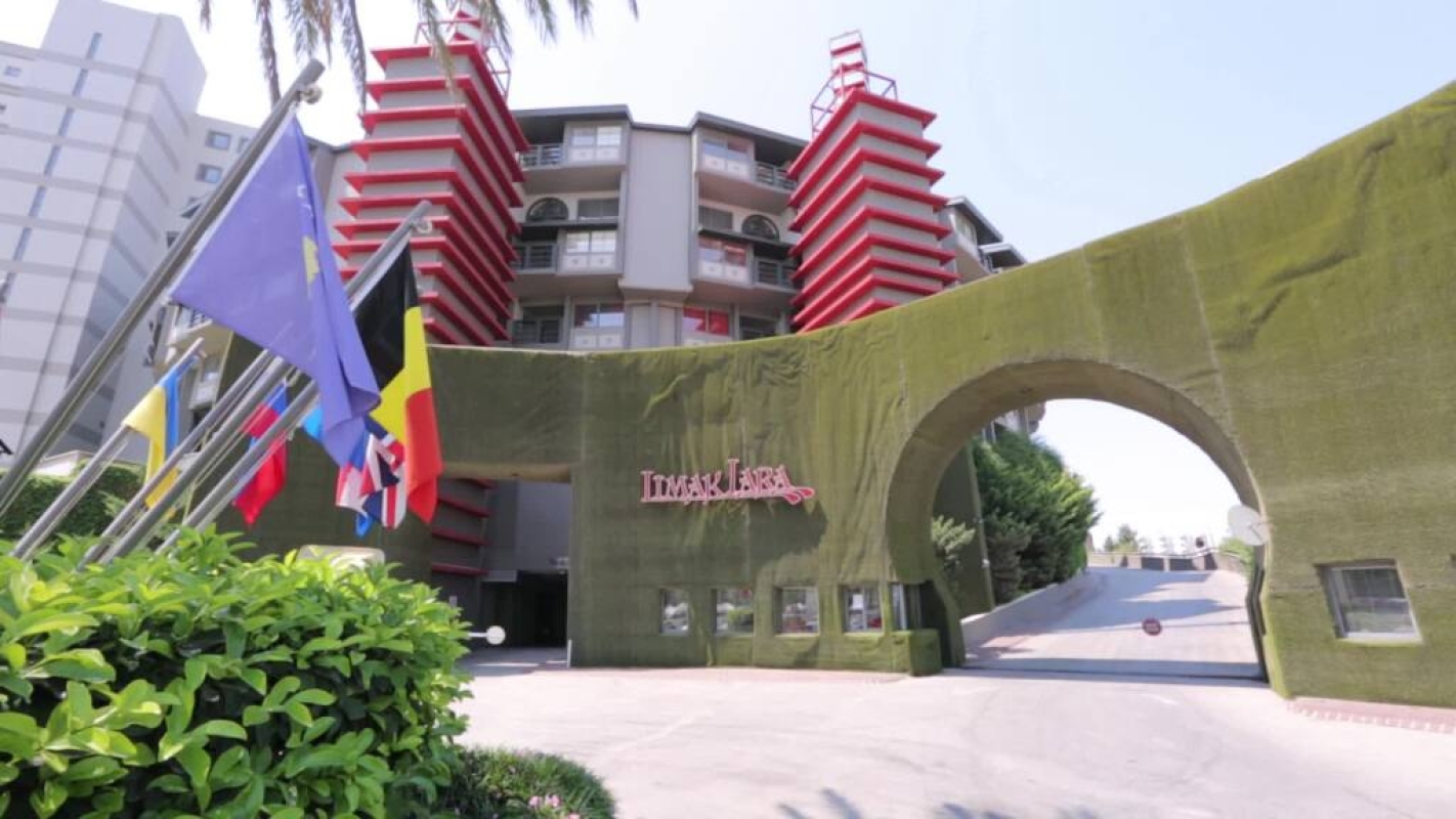 Limak Lara De Luxe Hotel  *****