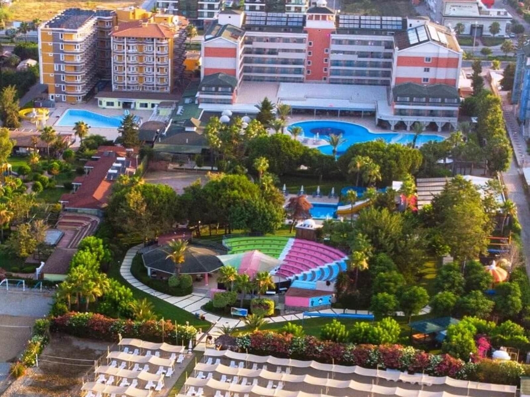 Insula Resort & Spa 5*