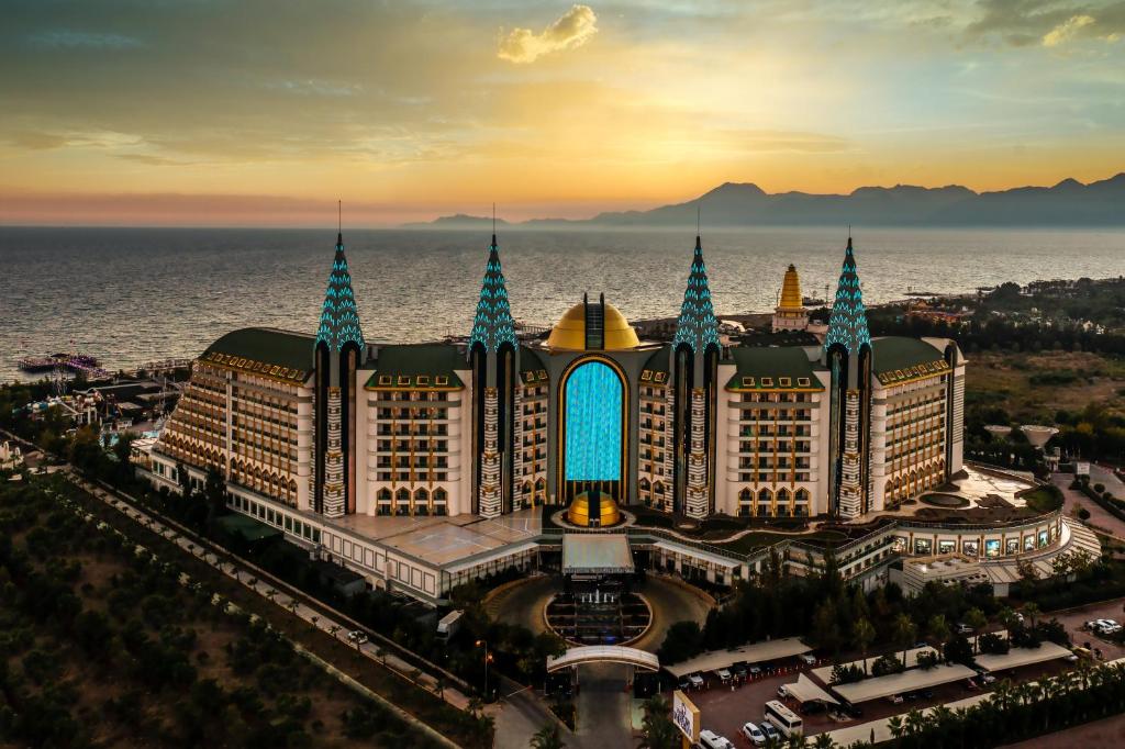Delphin Imperial Lara  5*
