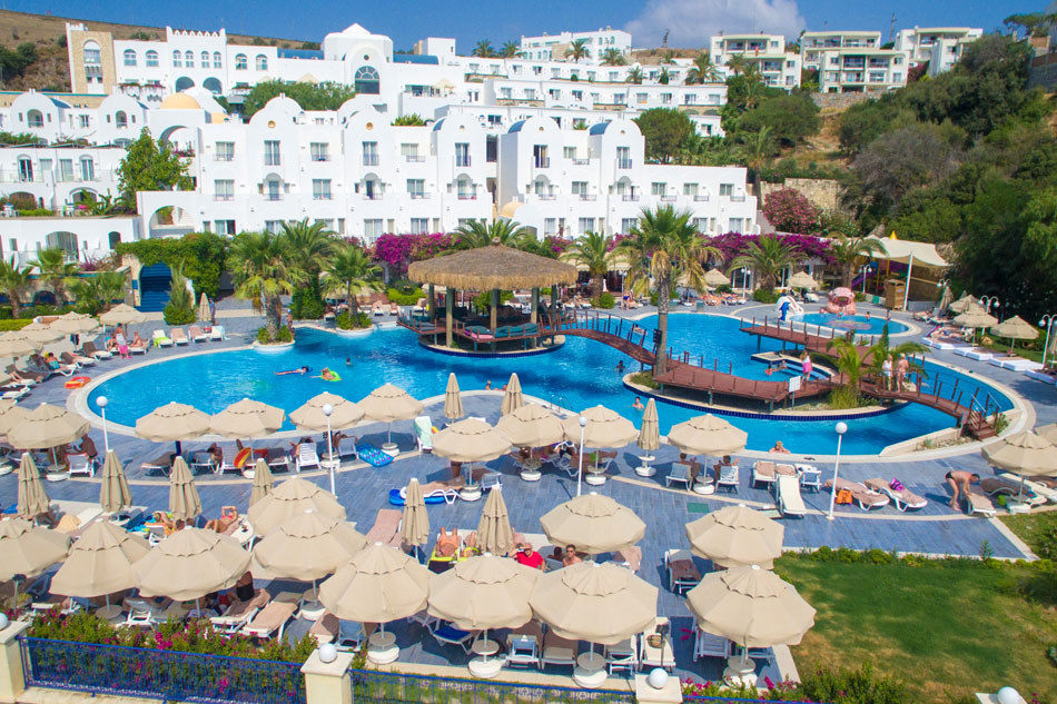 Почивка в Бодрум с автобус в Salmakis Resort & Spa 5*