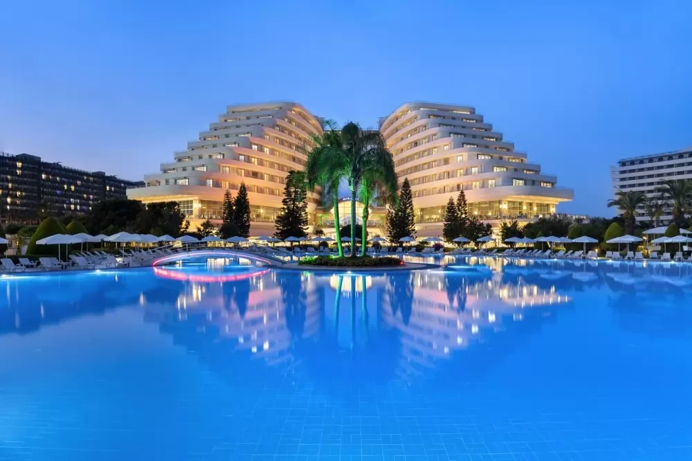 Нова година 2027 в Лара  с автобус в Miracle Resort Hotel 5*